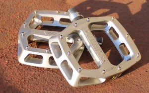 pinkbike-dmr-v12