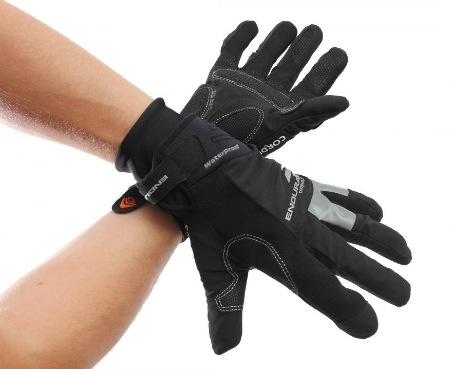 Endura Deluge glove worn